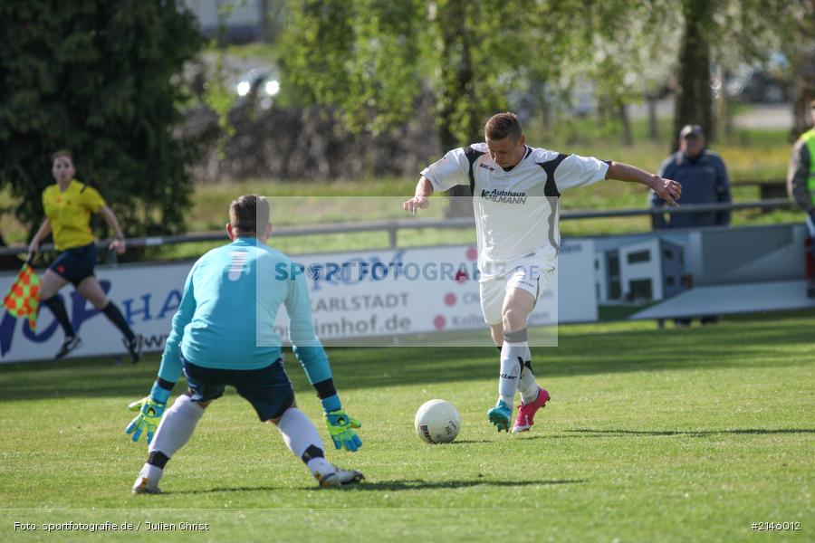 Oliver Ochs, Szymon Dynia, Soccer, Sportfoto, Pressefoto, TSV Karlburg, SV Pettstadt, Landesliga, Fussball - Bild-ID: 2146012
