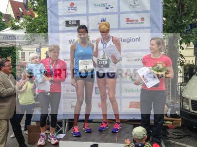 Fotos von Siegerehrungen Halbmarathon auf sportfotografie.de
