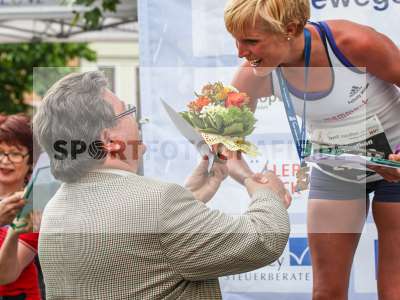 Fotos von Siegerehrungen Halbmarathon auf sportfotografie.de
