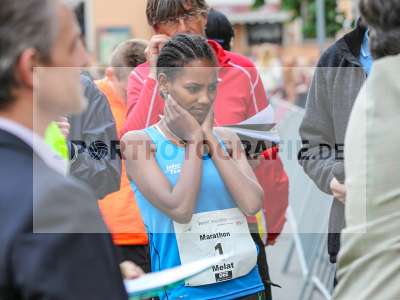 Fotos von Siegerehrungen Halbmarathon auf sportfotografie.de
