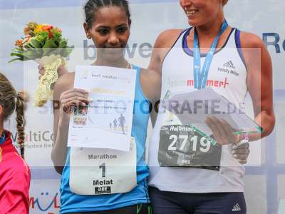 Fotos von Siegerehrungen Halbmarathon auf sportfotografie.de