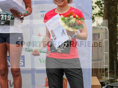 Fotos von Siegerehrungen Halbmarathon auf sportfotografie.de