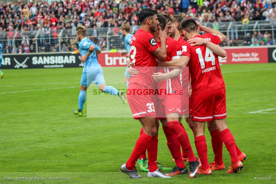 Joannis Karsanidis, Elia Soriano, Amir Shapourzadeh, 09.04.2016, flyeralarm Arena, Würzburg, Fussball, 3. Liga, SV Stuttgarter Kickers, FC Würzburger Kickers - Bild-ID: 2160225