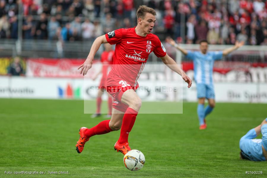 Emanuel Taffertshofer, 09.04.2016, flyeralarm Arena, Würzburg, Fussball, 3. Liga, SV Stuttgarter Kickers, FC Würzburger Kickers - Bild-ID: 2160228