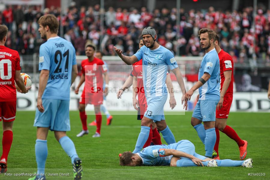 Emanuel Taffertshofer, Fabian Baumgärtel, Klaus Gjasula, 09.04.2016, flyeralarm Arena, Würzburg, Fussball, 3. Liga, SV Stuttgarter Kickers, FC Würzburger Kickers - Bild-ID: 2160230