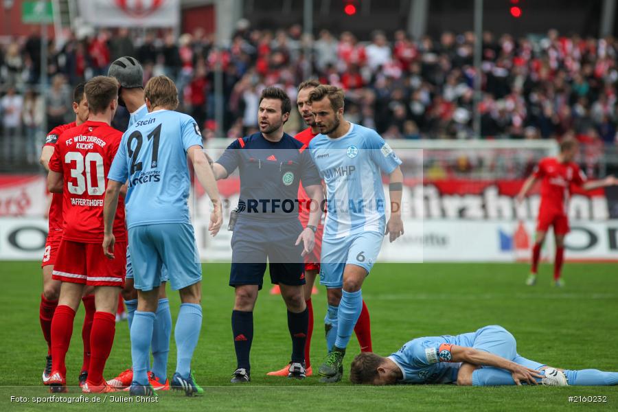 Emanuel Taffertshofer, Schiedsrichter, Johan Pfeifer, 09.04.2016, flyeralarm Arena, Würzburg, Fussball, 3. Liga, SV Stuttgarter Kickers, FC Würzburger Kickers - Bild-ID: 2160232