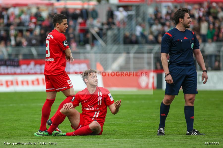 Amir Shapourzadeh, Johann Pfeifer, Dominik Nothnagel, 09.04.2016, flyeralarm Arena, Würzburg, Fussball, 3. Liga, SV Stuttgarter Kickers, FC Würzburger Kickers - Bild-ID: 2160302