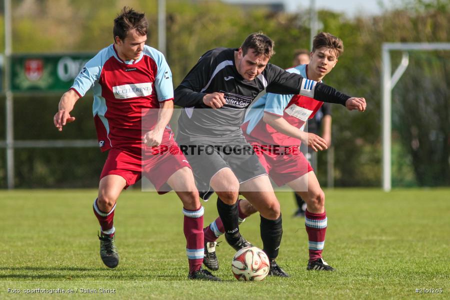 Dominik Hehrlein, Andreas Köhler, Christopher Gebert, 30.04.2016, Gruppe 2, Kreisliga Würzburg, Fussball, SV Altfeld, TSV Retzbach - Bild-ID: 2161263 Dominik Hehrlein, Andreas Köhler, Christopher Gebert, 30.04.2016, Gruppe 2, Kreisliga Würzburg, Fussball, SV Altfeld, TSV Retzbach - Bild-ID: 2161263