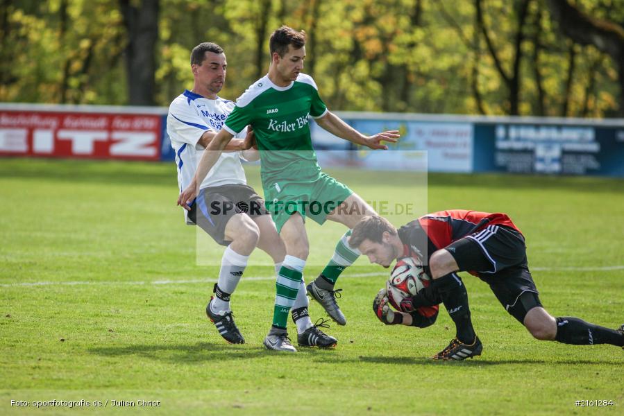 Florian Väthröder, Michael Winkler, Jonas Fleischmann, 30.04.2016, Gruppe 2, Kreisliga Würzburg, Fussball, TSV Uettingen, FV Karlstadt - Bild-ID: 2161284 Florian Väthröder, Michael Winkler, Jonas Fleischmann, 30.04.2016, Gruppe 2, Kreisliga Würzburg, Fussball, TSV Uettingen, FV Karlstadt - Bild-ID: 2161284