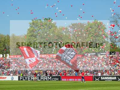 Fotos von FC Würzburger Kickers - Holstein Kiel auf sportfotografie.de