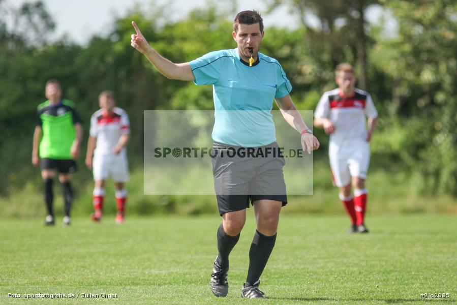 Schiedsrichter, Marcel Geuß, 26.05.2016, Fussball, Bezirksliga Ufr., Relegation, VfR Großostheim, SG Hettstadt - Bild-ID: 2162005 Schiedsrichter, Marcel Geuß, 26.05.2016, Fussball, Bezirksliga Ufr., Relegation, VfR Großostheim, SG Hettstadt - Bild-ID: 2162005