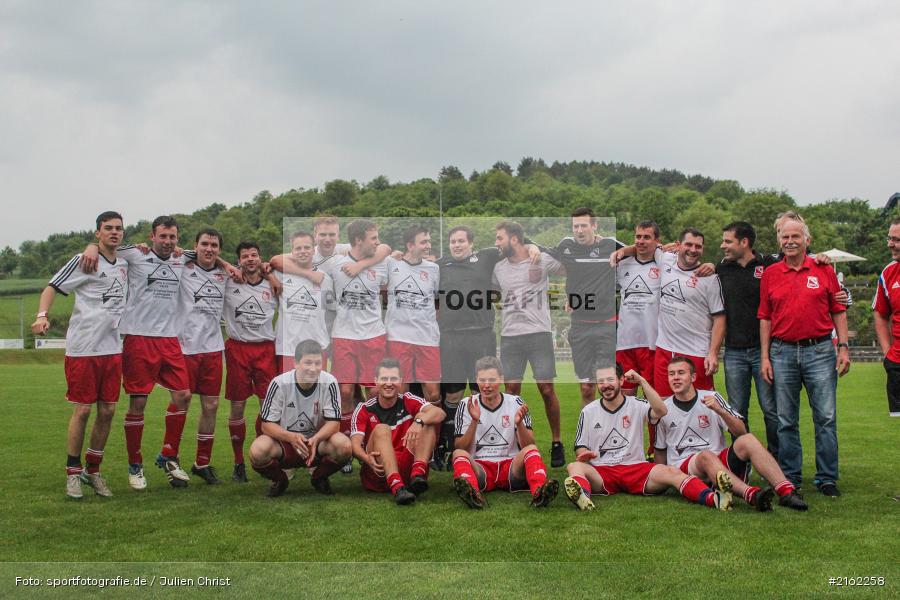 Siegerbild, FC Blau Weiss Leinach, 28.05.2016, Kreisliga Würzburg Gruppe 2, Relegation, FV Thüngersheim, SV Birkenfeld - Bild-ID: 2162258 Siegerbild, FC Blau Weiss Leinach, 28.05.2016, Kreisliga Würzburg Gruppe 2, Relegation, FV Thüngersheim, SV Birkenfeld - Bild-ID: 2162258