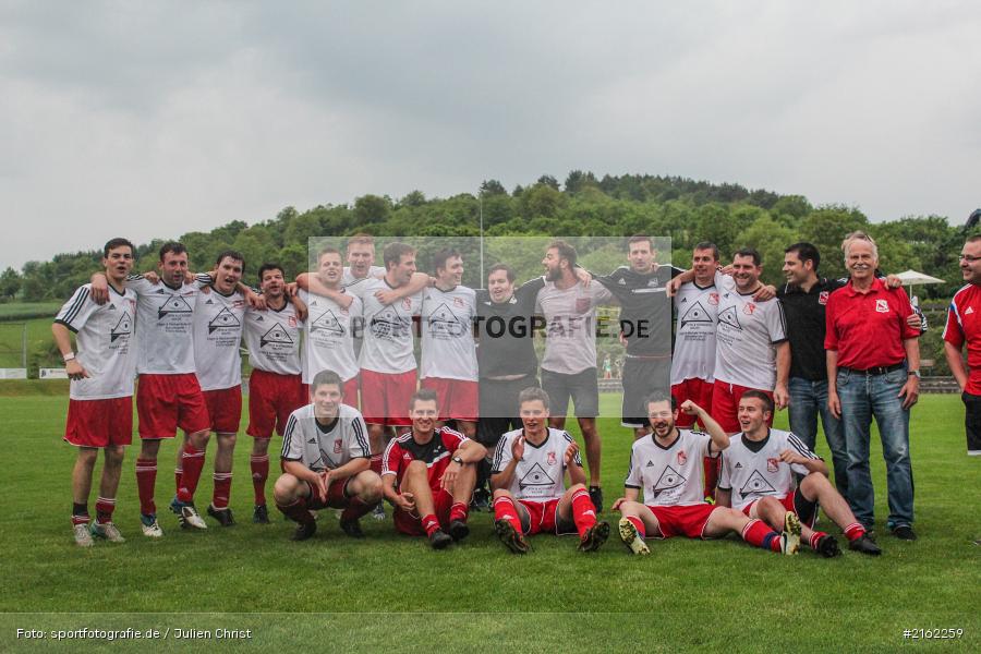 Siegerbild, FC Blau Weiss Leinach, 28.05.2016, Kreisliga Würzburg Gruppe 2, Relegation, FV Thüngersheim, SV Birkenfeld - Bild-ID: 2162259