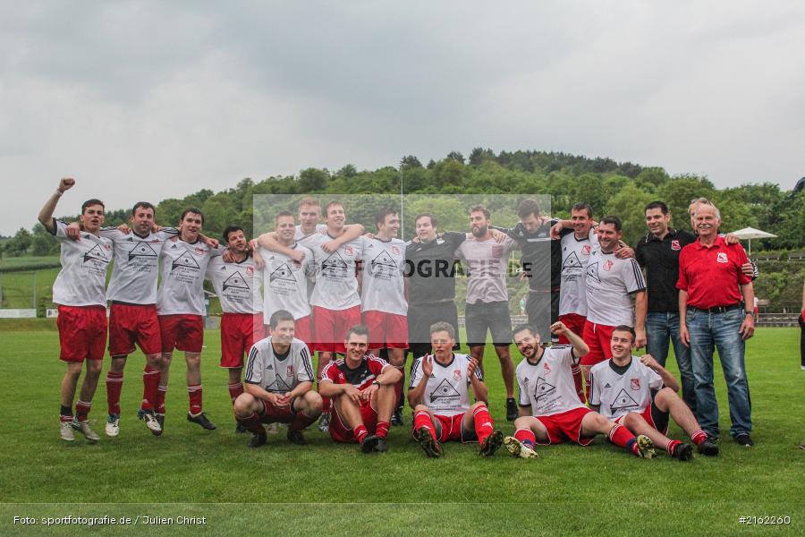 Siegerbild, FC Blau Weiss Leinach, 28.05.2016, Kreisliga Würzburg Gruppe 2, Relegation, FV Thüngersheim, SV Birkenfeld - Bild-ID: 2162260 Siegerbild, FC Blau Weiss Leinach, 28.05.2016, Kreisliga Würzburg Gruppe 2, Relegation, FV Thüngersheim, SV Birkenfeld - Bild-ID: 2162260