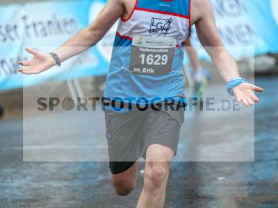 Fotos von iWelt Marathon / WVV Halbmarathon (Zieleinläufe) auf sportfotografie.de