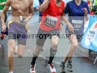Fotos von iWelt Marathon / WVV Halbmarathon (Zieleinläufe) auf sportfotografie.de