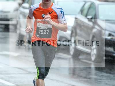 Fotos von iWelt Marathon / WVV Halbmarathon (Zieleinläufe) auf sportfotografie.de