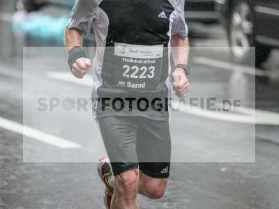 Fotos von iWelt Marathon / WVV Halbmarathon (Zieleinläufe) auf sportfotografie.de