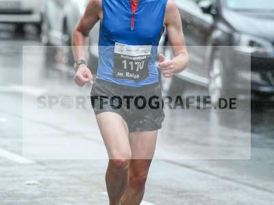 Fotos von iWelt Marathon / WVV Halbmarathon (Zieleinläufe) auf sportfotografie.de
