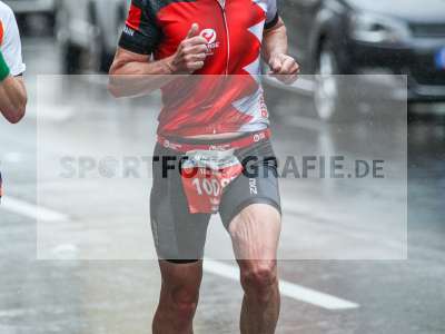 Fotos von iWelt Marathon / WVV Halbmarathon (Zieleinläufe) auf sportfotografie.de