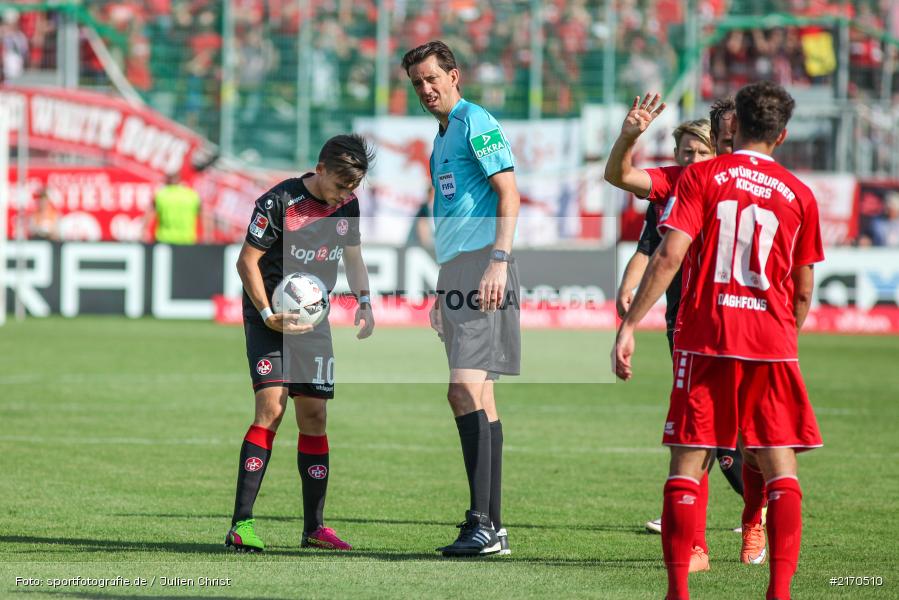 Zoltan Stieber, Manuel Gräfe, 14.08.2016, flyeralarm Arena, Würzburg, 2. Bundesliga, 1. FC Kaiserslautern, FC Würzburger Kickers - Bild-ID: 2170510 Zoltan Stieber, Manuel Gräfe, 14.08.2016, flyeralarm Arena, Würzburg, 2. Bundesliga, 1. FC Kaiserslautern, FC Würzburger Kickers - Bild-ID: 2170510