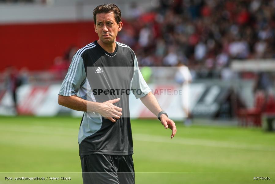 Manuel Gräfe, 14.08.2016, flyeralarm Arena, Würzburg, 2. Bundesliga, 1. FC Kaiserslautern, FC Würzburger Kickers - Bild-ID: 2170616 Manuel Gräfe, 14.08.2016, flyeralarm Arena, Würzburg, 2. Bundesliga, 1. FC Kaiserslautern, FC Würzburger Kickers - Bild-ID: 2170616