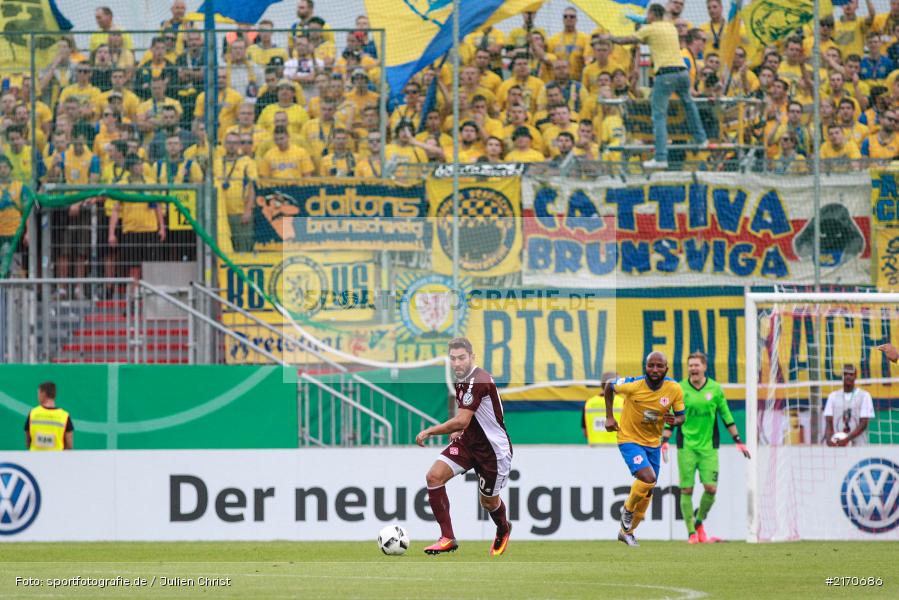 Flyeralarm-Arena, 20.08.2016, Runde 1, DFB-Pokal, Eintracht Braunschweig, FC Würzburger Kickers - Bild-ID: 2170686 Flyeralarm-Arena, 20.08.2016, Runde 1, DFB-Pokal, Eintracht Braunschweig, FC Würzburger Kickers - Bild-ID: 2170686