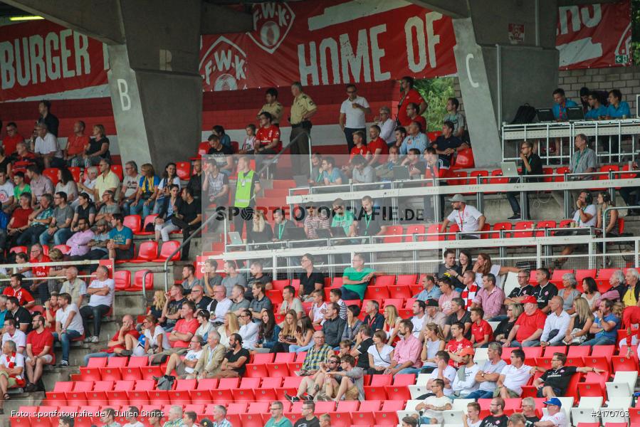 Flyeralarm-Arena, 20.08.2016, Runde 1, DFB-Pokal, Eintracht Braunschweig, FC Würzburger Kickers - Bild-ID: 2170703 Flyeralarm-Arena, 20.08.2016, Runde 1, DFB-Pokal, Eintracht Braunschweig, FC Würzburger Kickers - Bild-ID: 2170703