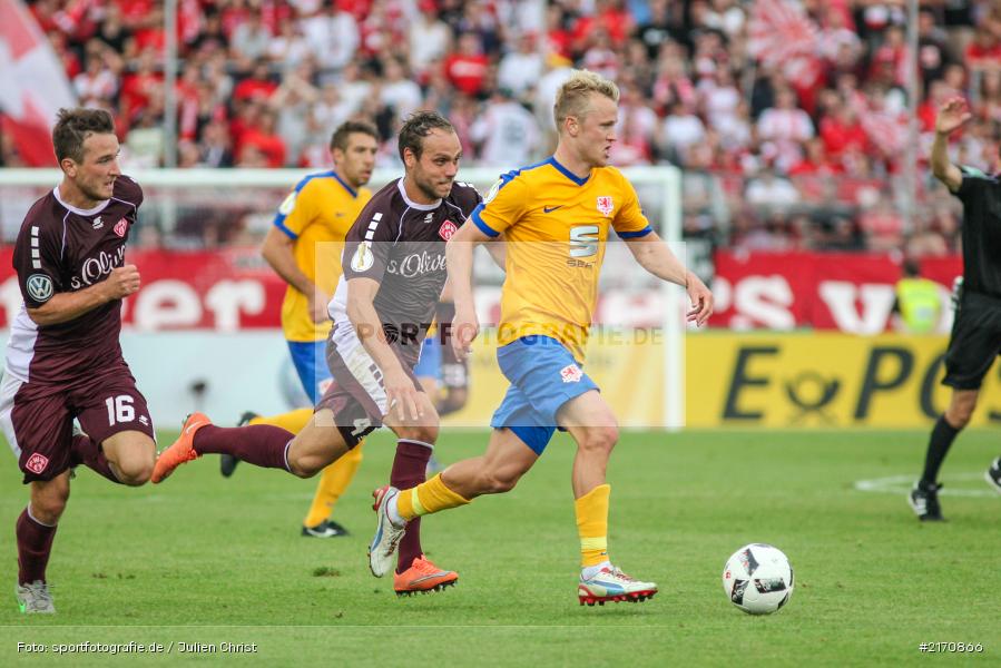 Flyeralarm-Arena, 20.08.2016, Runde 1, DFB-Pokal, Eintracht Braunschweig, FC Würzburger Kickers - Bild-ID: 2170866 Flyeralarm-Arena, 20.08.2016, Runde 1, DFB-Pokal, Eintracht Braunschweig, FC Würzburger Kickers - Bild-ID: 2170866