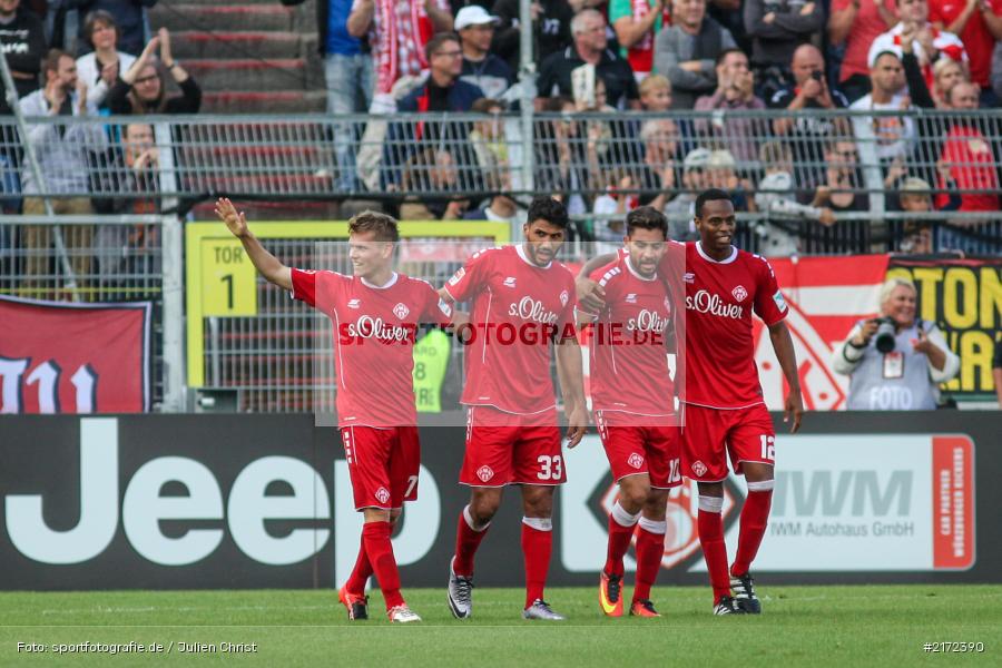 02.10.2016, Dallenberg, flyeralarm-Arena, 2. Bundesliga, TSV 1860 München, FC Würzburger Kickers - Bild-ID: 2172390 02.10.2016, Dallenberg, flyeralarm-Arena, 2. Bundesliga, TSV 1860 München, FC Würzburger Kickers - Bild-ID: 2172390