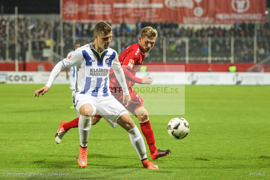 Felix Müller, Florian Kamberi, Würzburg, Flyeralarm-Arena, Bundesliga, 21.10.2016, Fußball, 2. Bundesliga, Karlsruher SC, FC Würzburger Kickers - Bild-ID: 2173425