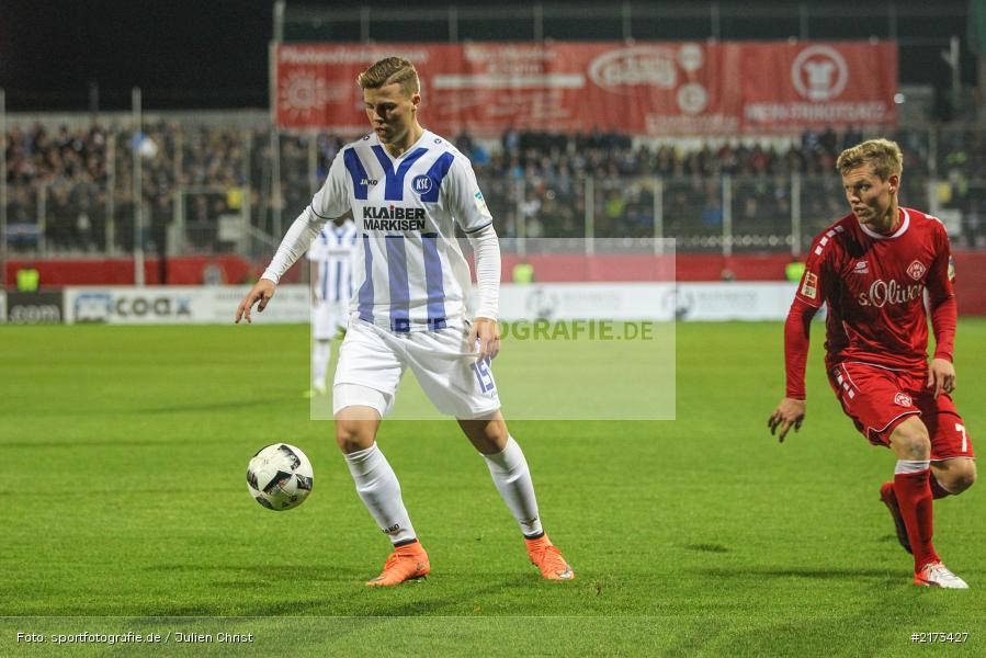Felix Müller, Florian Kamberi, Würzburg, Flyeralarm-Arena, Bundesliga, 21.10.2016, Fußball, 2. Bundesliga, Karlsruher SC, FC Würzburger Kickers - Bild-ID: 2173427