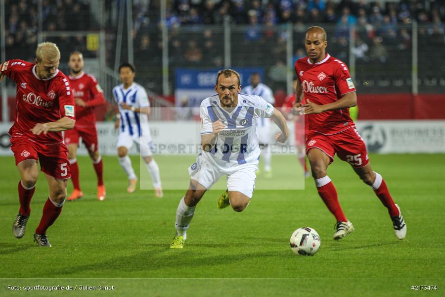 Erwin Hoffer, David Pisot, Clemens Schoppenhauer, Würzburg, Flyeralarm-Arena, Bundesliga, 21.10.2016, Fußball, 2. Bundesliga, Karlsruher SC, FC Würzburger Kickers - Bild-ID: 2173474