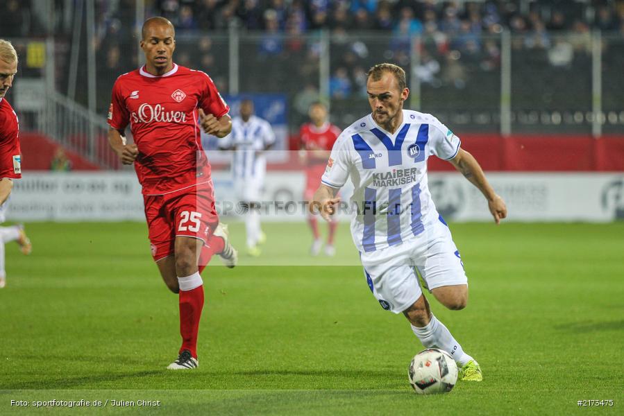 Erwin Hoffer, David Pisot, Clemens Schoppenhauer, Würzburg, Flyeralarm-Arena, Bundesliga, 21.10.2016, Fußball, 2. Bundesliga, Karlsruher SC, FC Würzburger Kickers - Bild-ID: 2173475