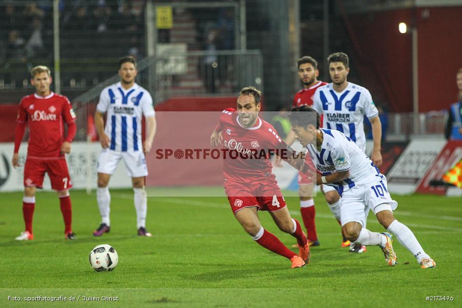Hiroki Yamada, Rico Benatelli, Würzburg, Flyeralarm-Arena, Bundesliga, 21.10.2016, Fußball, 2. Bundesliga, Karlsruher SC, FC Würzburger Kickers - Bild-ID: 2173496