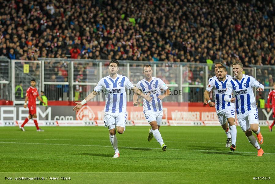Florian Kamberi, Erwin Hoffer, Moritz Stoppelkamp, Würzburg, Flyeralarm-Arena, Bundesliga, 21.10.2016, Fußball, 2. Bundesliga, Karlsruher SC, FC Würzburger Kickers - Bild-ID: 2173500