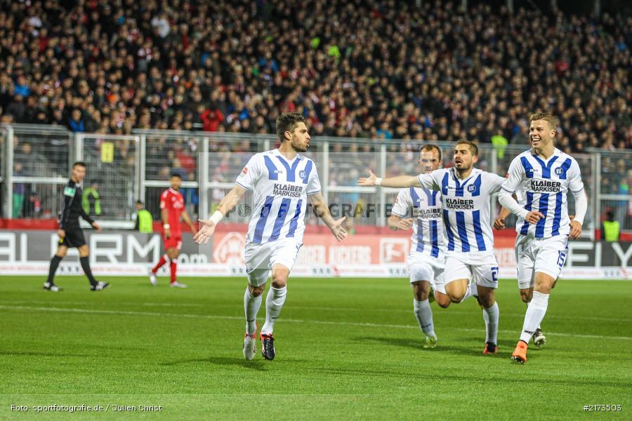 Florian Kamberi, Charalampos Mavrias, Erwin Hoffer, Moritz Stoppelkamp, Würzburg, Flyeralarm-Arena, Bundesliga, 21.10.2016, Fußball, 2. Bundesliga, Karlsruher SC, FC Würzburger Kickers - Bild-ID: 2173503
