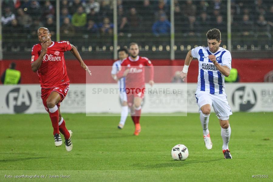 Moritz Stoppelkamp, David Pisot, Würzburg, Flyeralarm-Arena, Bundesliga, 21.10.2016, Fußball, 2. Bundesliga, Karlsruher SC, FC Würzburger Kickers - Bild-ID: 2173532
