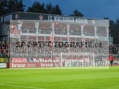 Fotos von FC Würzburger Kickers - Karlsruher SC auf sportfotografie.de