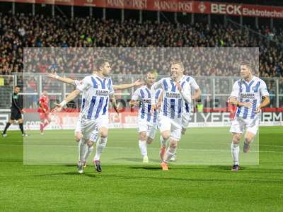 Fotos von FC Würzburger Kickers - Karlsruher SC auf sportfotografie.de