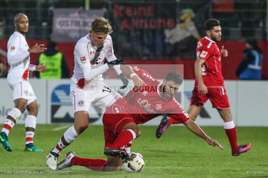 Marc Hornschuh, Elia Soriano, 2. Bundesliga, 07.11.2016, Würzburg, flyeralarm Arena, FC St. Pauli, FC Würzburger Kickers - Bild-ID: 2174088