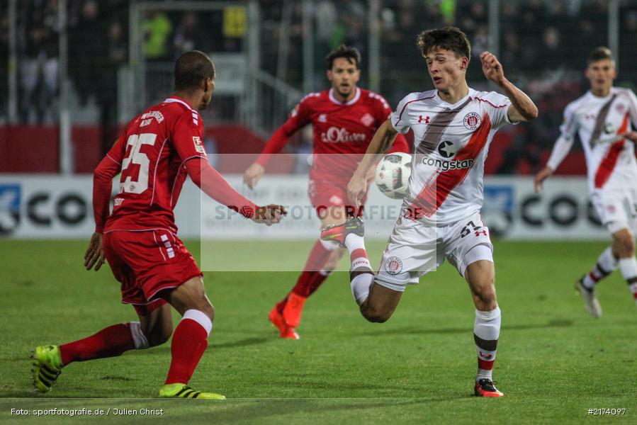 Maurice Jerome Litka, David Pisot, 2. Bundesliga, 07.11.2016, Würzburg, flyeralarm Arena, FC St. Pauli, FC Würzburger Kickers - Bild-ID: 2174097