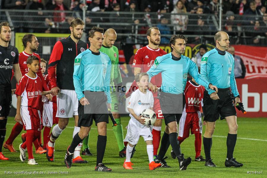 07.11.2016, Würzburg, flyeralarm Arena, 2. Bundesliga, FC St. Pauli, FC Würzburger Kickers - Bild-ID: 2174167