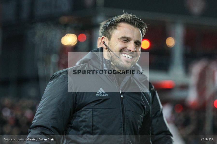Johann Pfeifer, 07.11.2016, Würzburg, flyeralarm Arena, 2. Bundesliga, FC St. Pauli, FC Würzburger Kickers - Bild-ID: 2174172