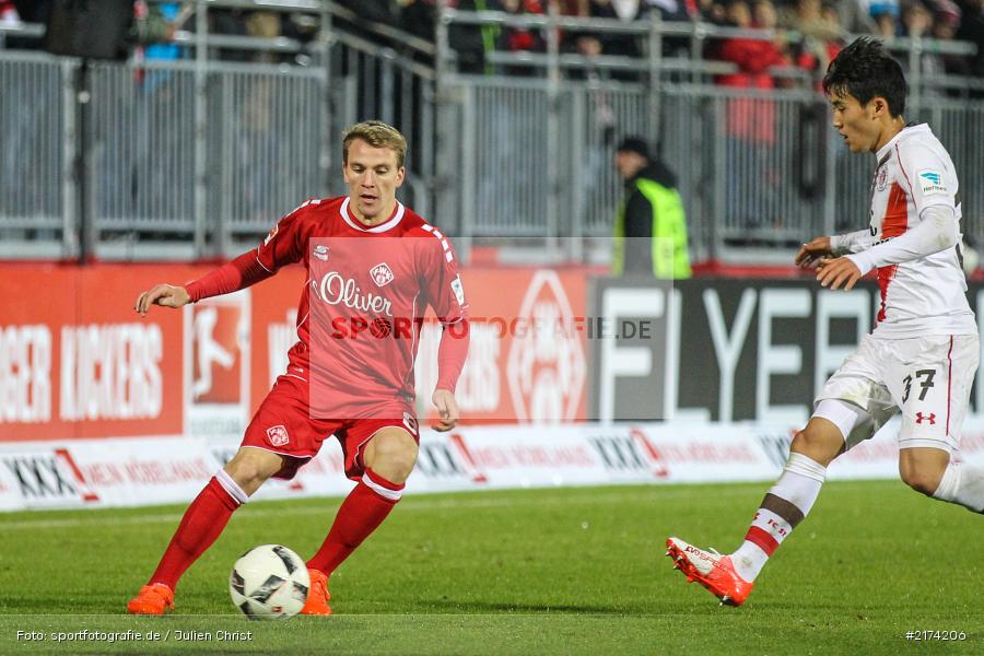 Kyoung-Rok Choi, Emanuel Taffertshofer, 07.11.2016, Würzburg, flyeralarm Arena, 2. Bundesliga, FC St. Pauli, FC Würzburger Kickers - Bild-ID: 2174206