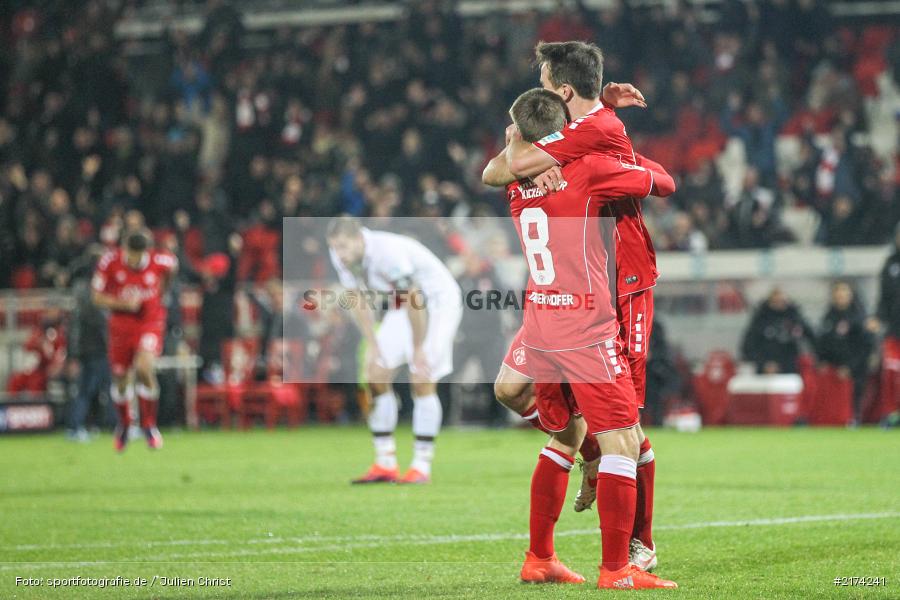 Emanuel Taffertshofer, Peter Kurzweg, 07.11.2016, Würzburg, flyeralarm Arena, Fussball, 2. Bundesliga, FC St. Pauli, FC Würzburger Kickers - Bild-ID: 2174241