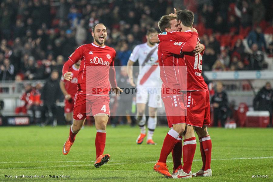 Rico Benatelli, Emanuel Taffertshofer, Peter Kurzweg, 07.11.2016, Würzburg, flyeralarm Arena, Fussball, 2. Bundesliga, FC St. Pauli, FC Würzburger Kickers - Bild-ID: 2174242