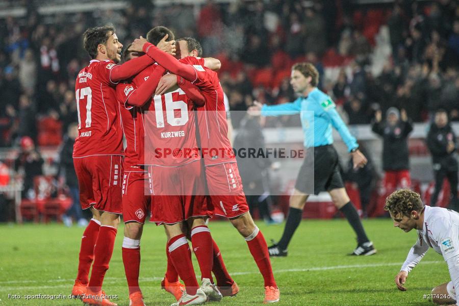 Sascha Traut, Rico Benatelli, Peter Kurzweg, 07.11.2016, Würzburg, flyeralarm Arena, Fussball, 2. Bundesliga, FC St. Pauli, FC Würzburger Kickers - Bild-ID: 2174246