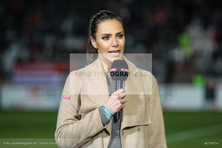 Esther Sedlaczek, 07.11.2016, Würzburg, flyeralarm Arena, Fussball, 2. Bundesliga, FC St. Pauli, FC Würzburger Kickers - Bild-ID: 2174276 Esther Sedlaczek, 07.11.2016, Würzburg, flyeralarm Arena, Fussball, 2. Bundesliga, FC St. Pauli, FC Würzburger Kickers - Bild-ID: 2174276
