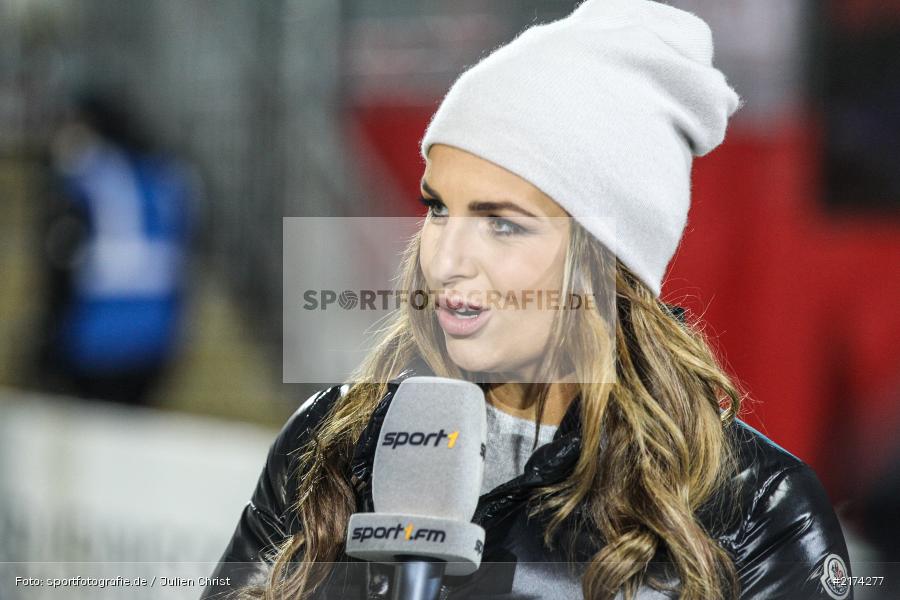 Laura Wontorra, 07.11.2016, Würzburg, flyeralarm Arena, Fussball, 2. Bundesliga, FC St. Pauli, FC Würzburger Kickers - Bild-ID: 2174277 Laura Wontorra, 07.11.2016, Würzburg, flyeralarm Arena, Fussball, 2. Bundesliga, FC St. Pauli, FC Würzburger Kickers - Bild-ID: 2174277